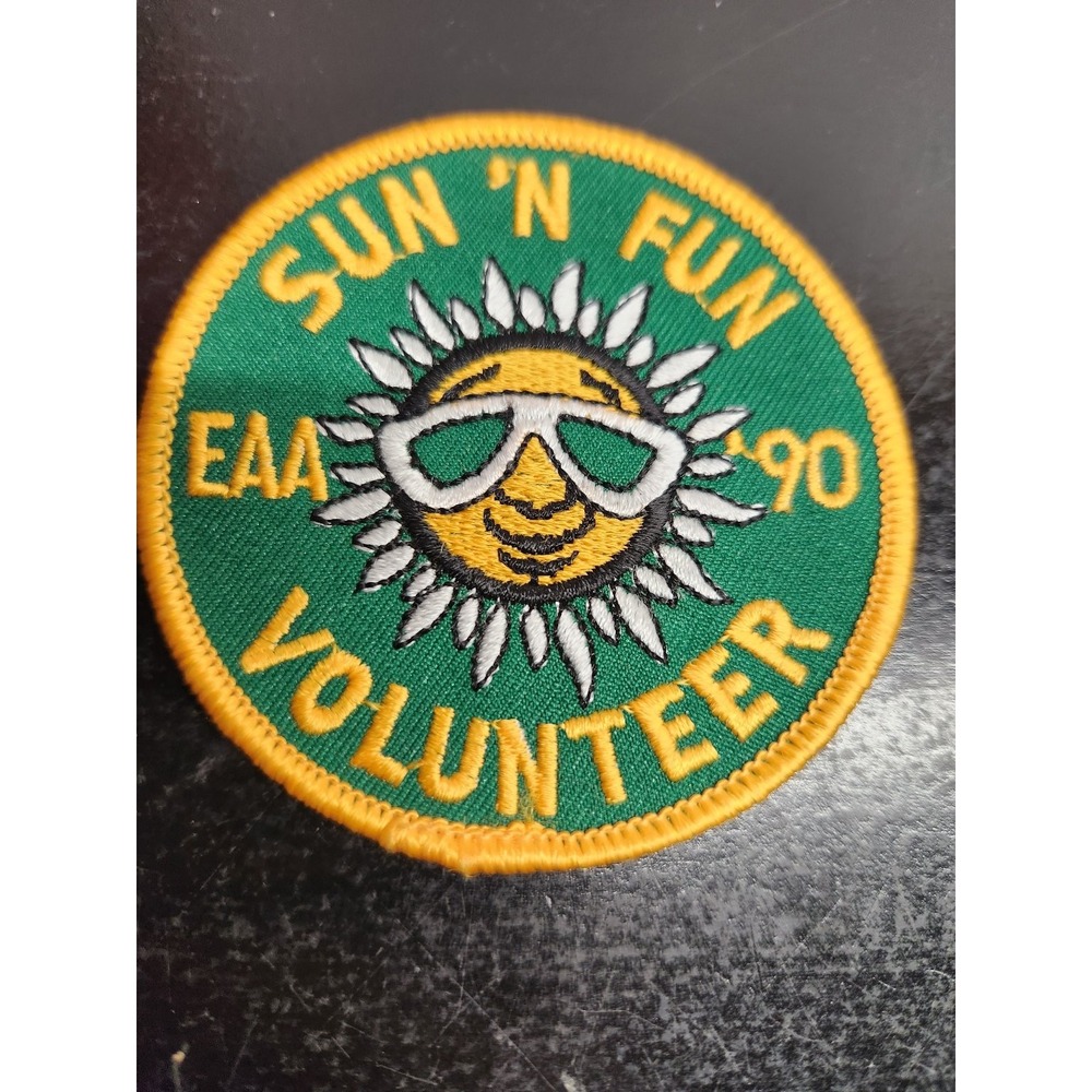EAA Sun n Fun 1990 Volunteer Patch Embroidered Sew On Green Yellow 3 inch